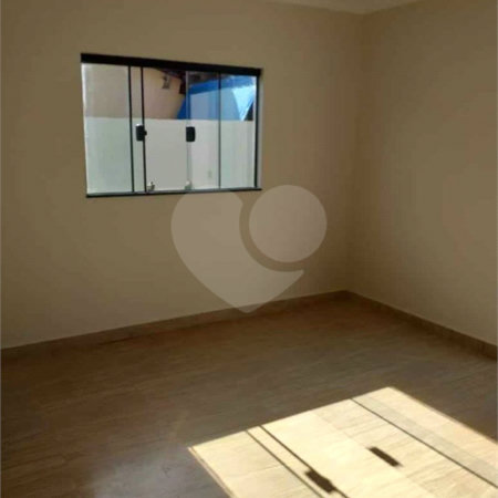 Casa térrea em Araraquara/SP.