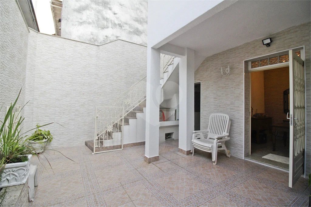 Sobrado à venda na Liberdade, 220 m², 5 dormitórios e 1 vaga, próximo Pq Aclimação, Aceita permuta