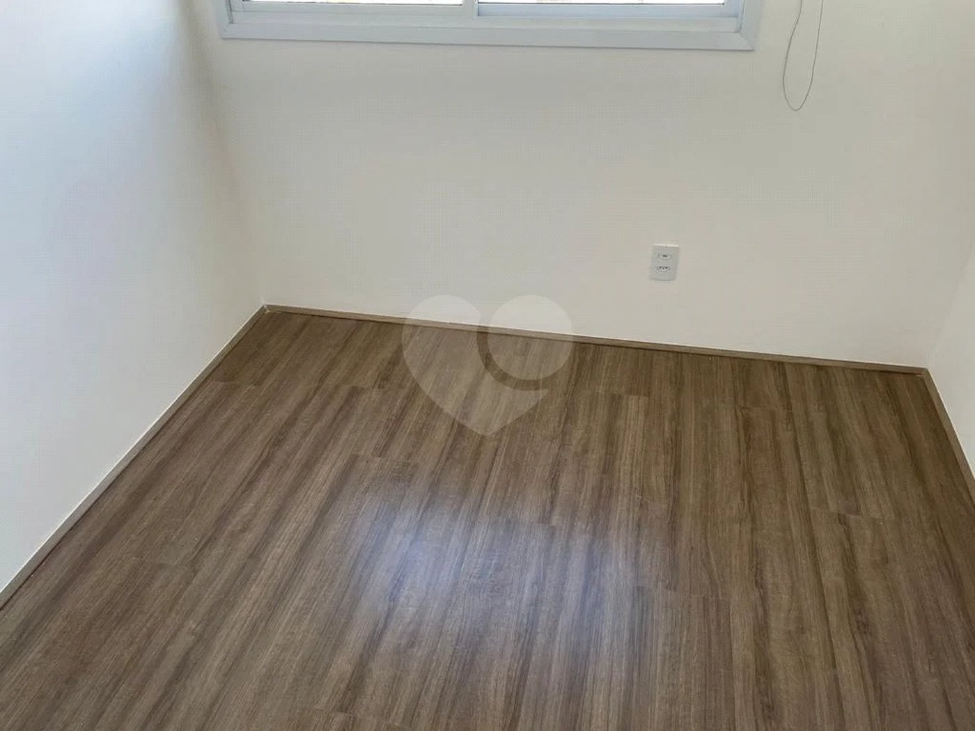 Apartamento mobiliado, novo, com 38m útil, ótima localização REF:903711