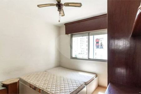 Este elegante apartamento em Higienópolis oferece 224m² de área muito bem distribuída, perfeito para quem valoriza conforto