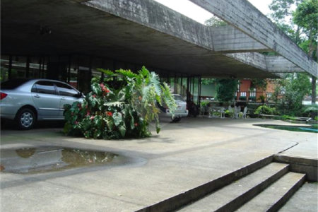 Casa Térrea à venda com 5 quartos, sendo 3 suítes, em Interlagos, São Paulo, SP