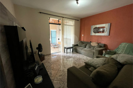 Casa a venda com 2 dormitórios na Vila São José