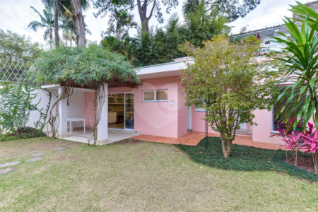 Casa à venda com 4 quartos, sendo 2 suítes,  em Alto da Boa Vista, São Paulo, SP