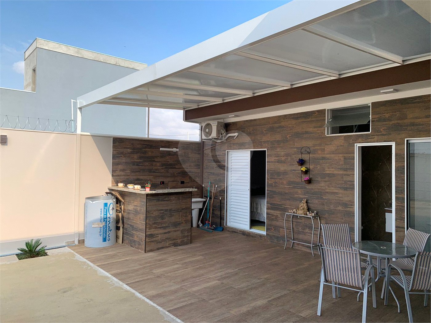 Casa térrea com piscina para venda no Residencial Arcoville