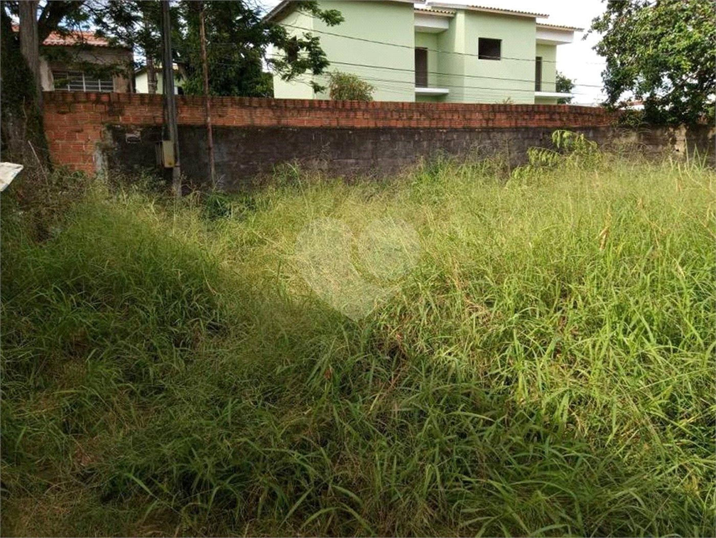 Terreno com 942,00 m² .