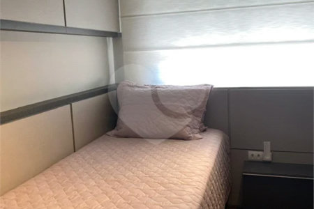 Apartamento de 224m² com 4 dormitórios, 3 suítes, 4 vagas de garagem e deposito