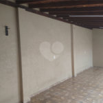Casa Térrea com 2 dormitórios.