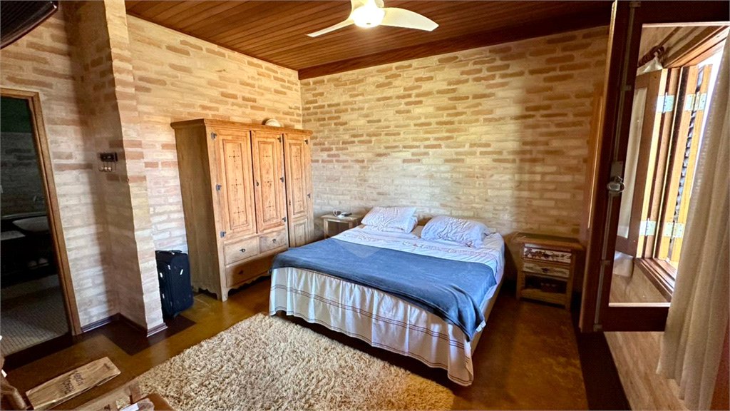 Casa para venda no Condomínio Vivenda do Broa.