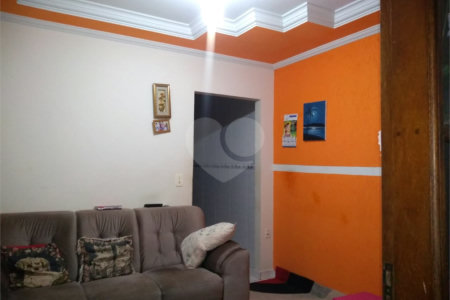 Casa térrea no Antenor Garcia.