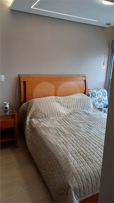 Apartamento a venda na Saúde 2 dormitórios com 2 vagas de garagem demarcadas. Aceita e estuda Permuta.