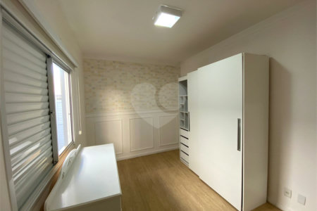 Casa térrea com piscina para venda no Condomínio Quebec.