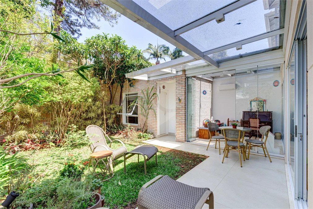 Casa à venda com 3 suítes no condomínio Villa Splendore, São Paulo - SP