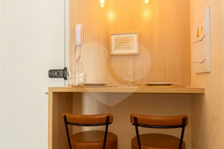 Apartamento - Prox Paulista - 1 quarto - varanda - 1 banheiro - sem garagem