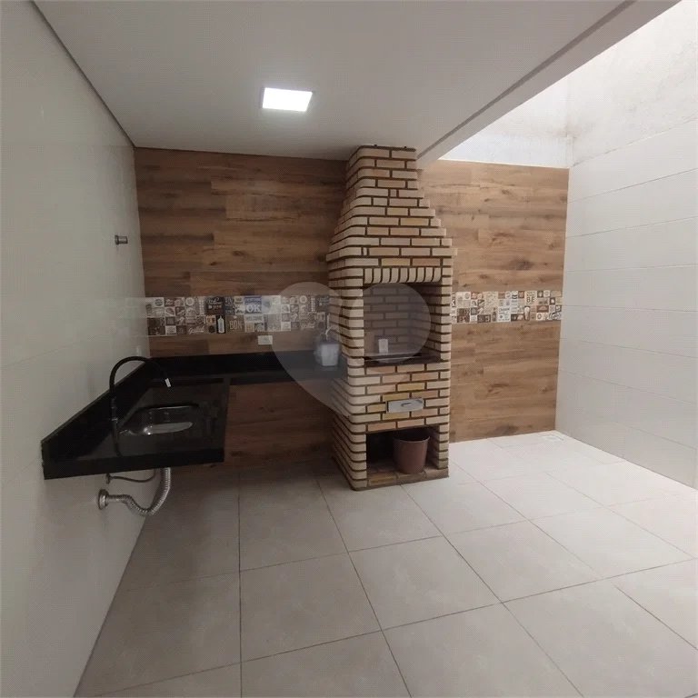 Sobrado à venda, 3 suítes, garagem, a 300 m do metrô Vila Matilde