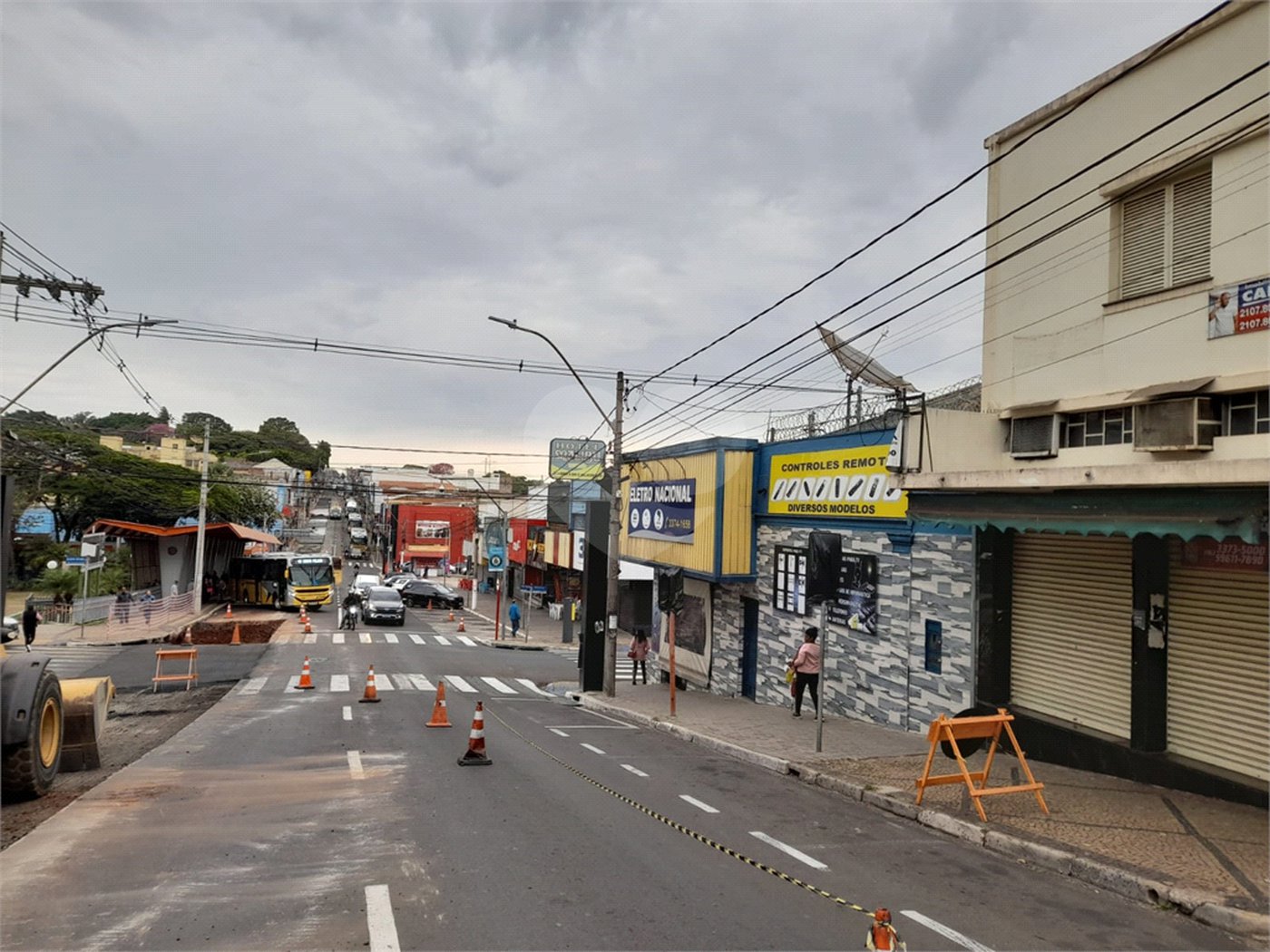 Prédio Comercial na Av. São Carlos - Excelente Oportunidade no Centro da Cidade