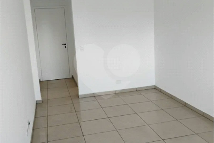 Vende-se apartamento na Vila Mascote