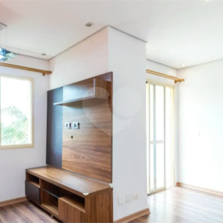 Apartamento à venda no Mandaqui com 3 dormitórios, sendo 1 suíte, sala ampla e bem distribuída, cozinha, 2 banheiros e área de serviço. O imóvel conta ainda com 1 vaga de garagem.