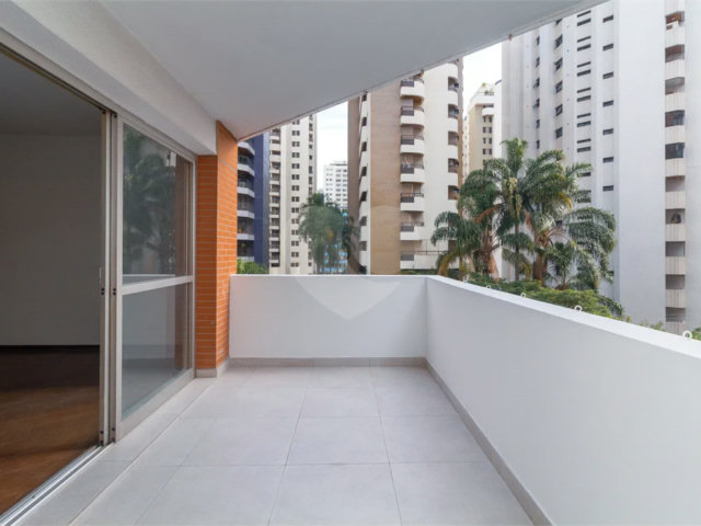 Apartamento à venda com 4 quartos, sendo 2 suítes,  em Brooklin, São Paulo, SP