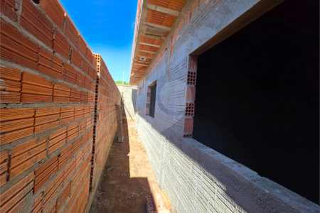 Casa térrea 3 dormitório 1 suíte com closet à venda no Condomínio Vileneuve,