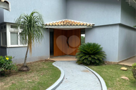 Chácara no Condomínio Vale das Laranjeiras em Indaiatuba SP - Venda - R$ 3,600.000,00 - Locaçao - R$ 30.000,00 mais encargos - Linda, espaçosa, aconchegante, acabamento de alto padrão em rua tranquila e arborizada, em um dos Condomínios mais valorizados de Indaiatuba. Com fácil acesso as principa