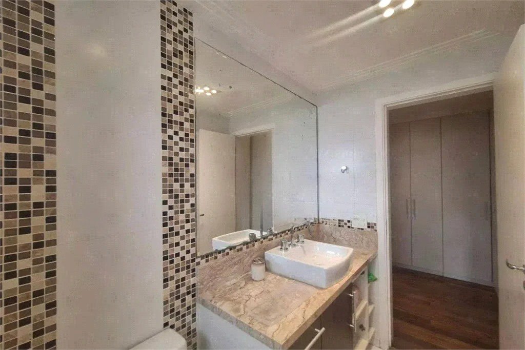 Apartamento à venda com 3 quartos, sendo 1 suíte, em Parque Reboucas, São Paulo, SP