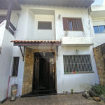 SOBRADO DE 426,0 M² COM 04 SUITES, SALÃO DE FESTAS, 06 VAGAS,06 BANHEIROS E PISCINA PARA LOCAÇÃO OU VENDA NO BARRO BRANCO