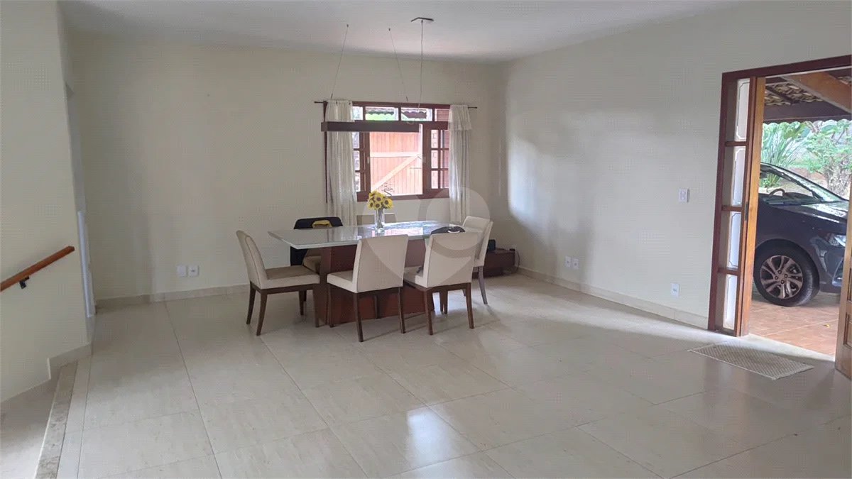 Casa à venda com 3 quartos, sendo 2 suítes, no condomínio Cafezal VI, Itupeva - SP