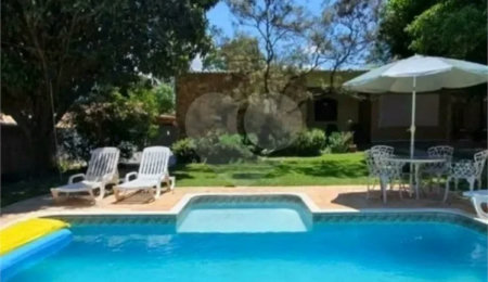 Casa à venda com 3 quartos, sendo 1 suíte,  no condomínio Fazenda São Joaquim, Vinhedo - SP