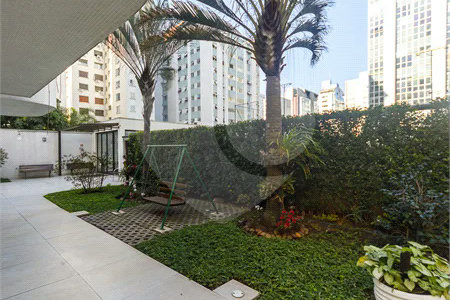 Apartamento de 149,51m2, 3 dormitórios, 1 suíte, toalete social, living 2 ambientes, 2 vagas fixas e lazer completo em Higienópolis.