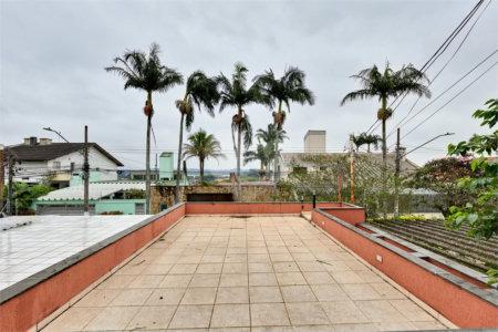 Sobrado à venda com 4 quartos, sendo 1 suíte,  em Interlagos, São Paulo, SP