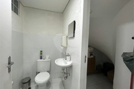 Sobrado para alugar com 5 quartos, sendo 1 suíte,  em Chácara Santo Antônio, São Paulo, SP