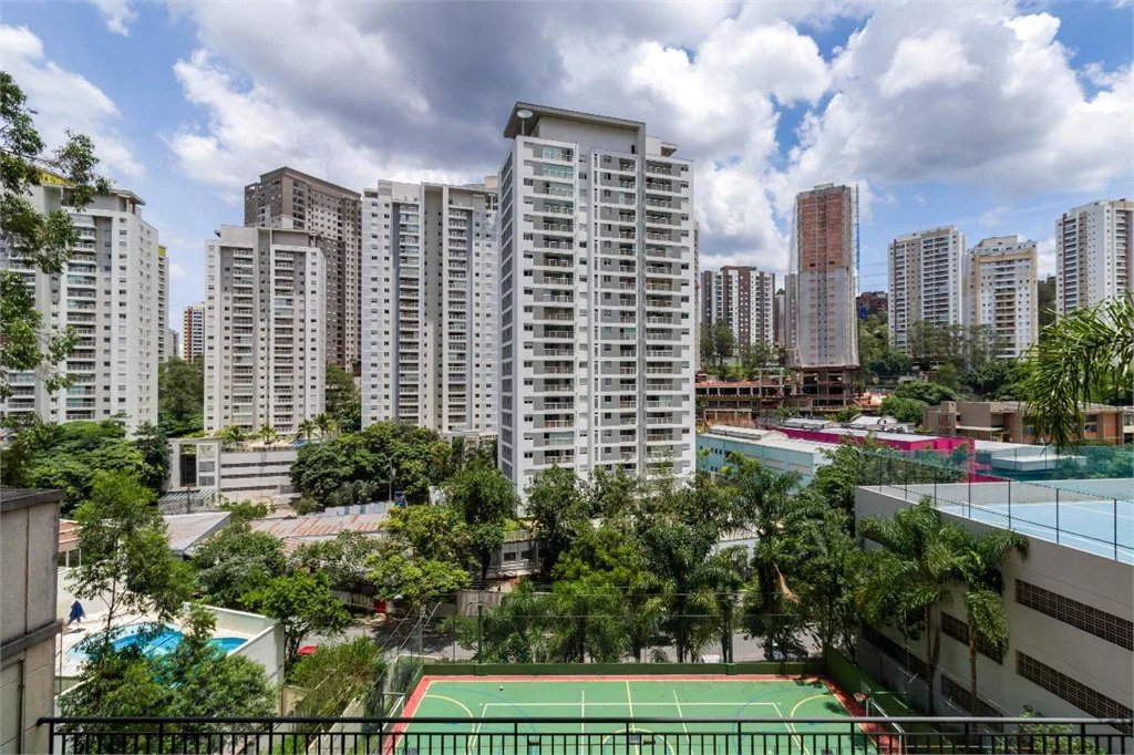 Apartamento à venda com 2 quartos, sendo 1 suíte,  em Vila Andrade, São Paulo, SP