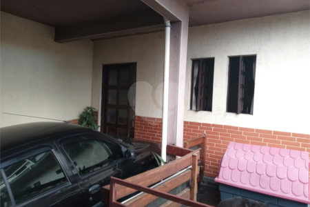 Sobrado à venda com 3 quartos, sendo 1 suíte,  em Vila Caputera, Mogi das Cruzes, SP