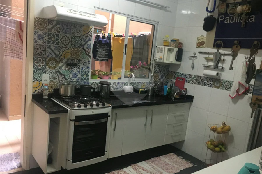 Casa à venda com 3 quartos, sendo 1 suíte, no condomínio Cond Res Paineiras, São Paulo - SP