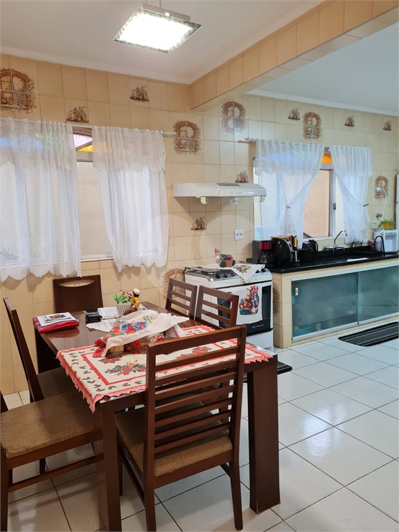 Sobrado à venda com 3 quartos, sendo 1 suíte, em Vila Ester (zona Norte), São Paulo, SP