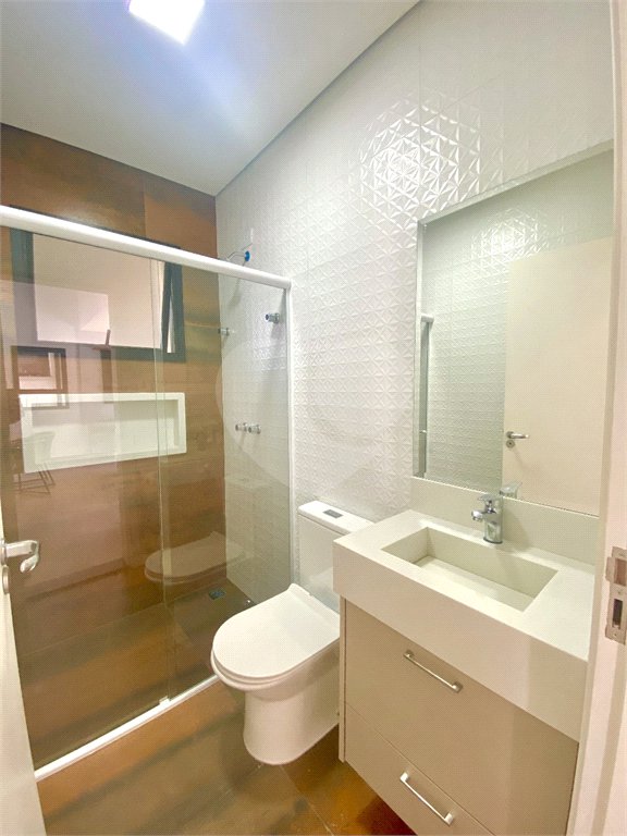 Casa à venda com 3 quartos, sendo 2 suítes, no condomínio Residencial Marchant Buarque, Atibaia - SP
