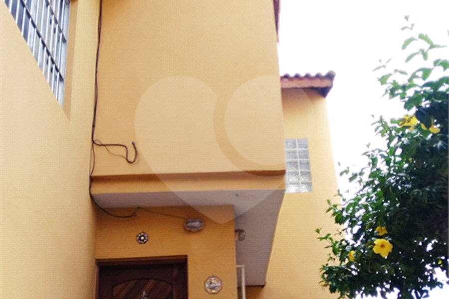 Casa à venda com 4 quartos, sendo 2 suítes,  em Vila Romero, São Paulo, SP
