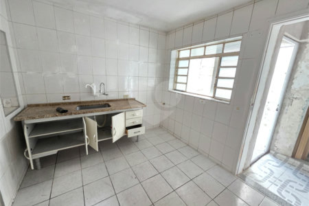 Sobrado à venda com 3 quartos em Jardim Ivana, São Paulo, SP