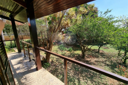 Casa à venda com 4 quartos, sendo 2 suítes, em Bosque, Vinhedo, SP