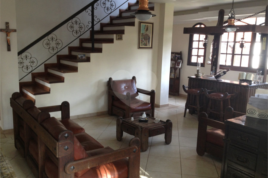 Casa à venda ou para alugar com 4 quartos, sendo 1 suíte, em Serra da Cantareira, Mairiporã, SP