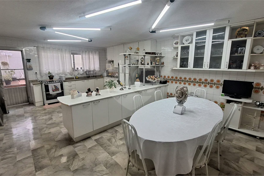 Casa à venda com 4 quartos, sendo 1 suíte,  em Vila Guilherme, São Paulo, SP