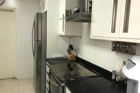 Casa à venda com 4 quartos, sendo 2 suítes, no condomínio Sunríse, São Paulo - SP