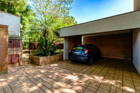 Casa à venda com 4 quartos, sendo 1 suíte,  em Jardim Leonor, São Paulo, SP