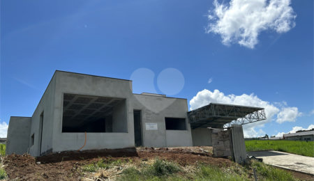 Casa à venda com 3 suítes no condomínio Residencial Jequitiba, Jacareí - SP