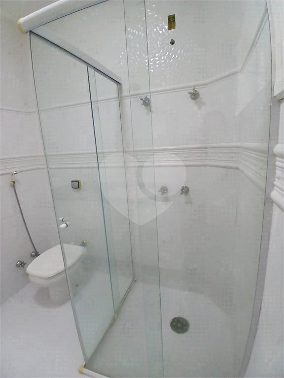 Casa à venda com 4 quartos, sendo 2 suítes, no condomínio Flamboyant, Atibaia - SP