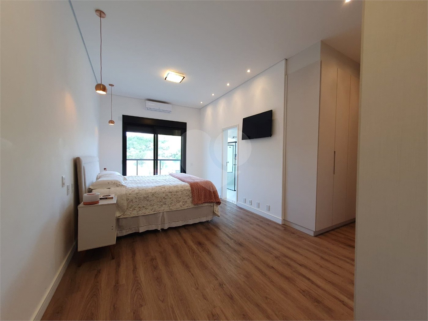 Casa à venda com 6 quartos, sendo 5 suítes, no condomínio Jardim Primavera, Louveira - SP