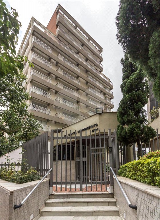 Apartamento à venda com 4 quartos, sendo 2 suítes,  em Aclimação, São Paulo, SP