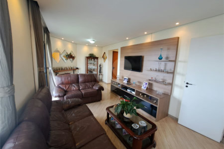 Apartamento à venda com 3 suítes em Vila Suzana, São Paulo, SP