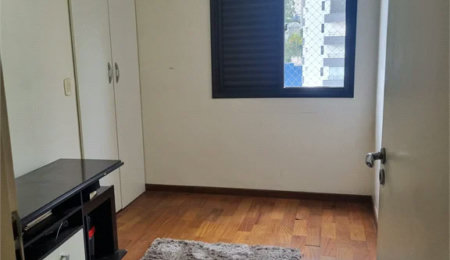 Apartamento à venda com 3 quartos, sendo 1 suíte,  em Jardim Londrina, São Paulo, SP