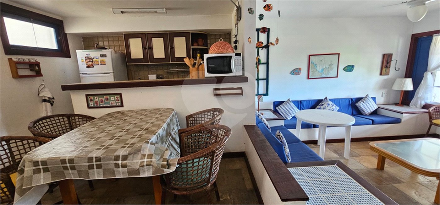 Casa em condomínio à venda ou para alugar com 3 quartos, sendo 2 suítes,  em Praia Rasa, Armação dos Búzios, RJ